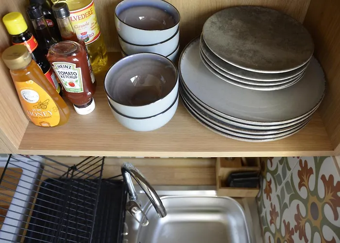 Your Modern Comfort In Malta Πανσιόν *