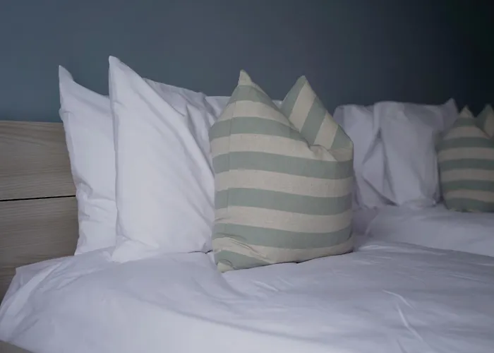 Your Modern Comfort In Malta Πανσιόν *