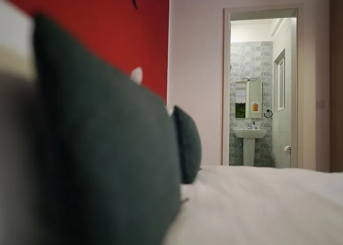 Πανσιόν Your Modern Comfort In Malta Mosta